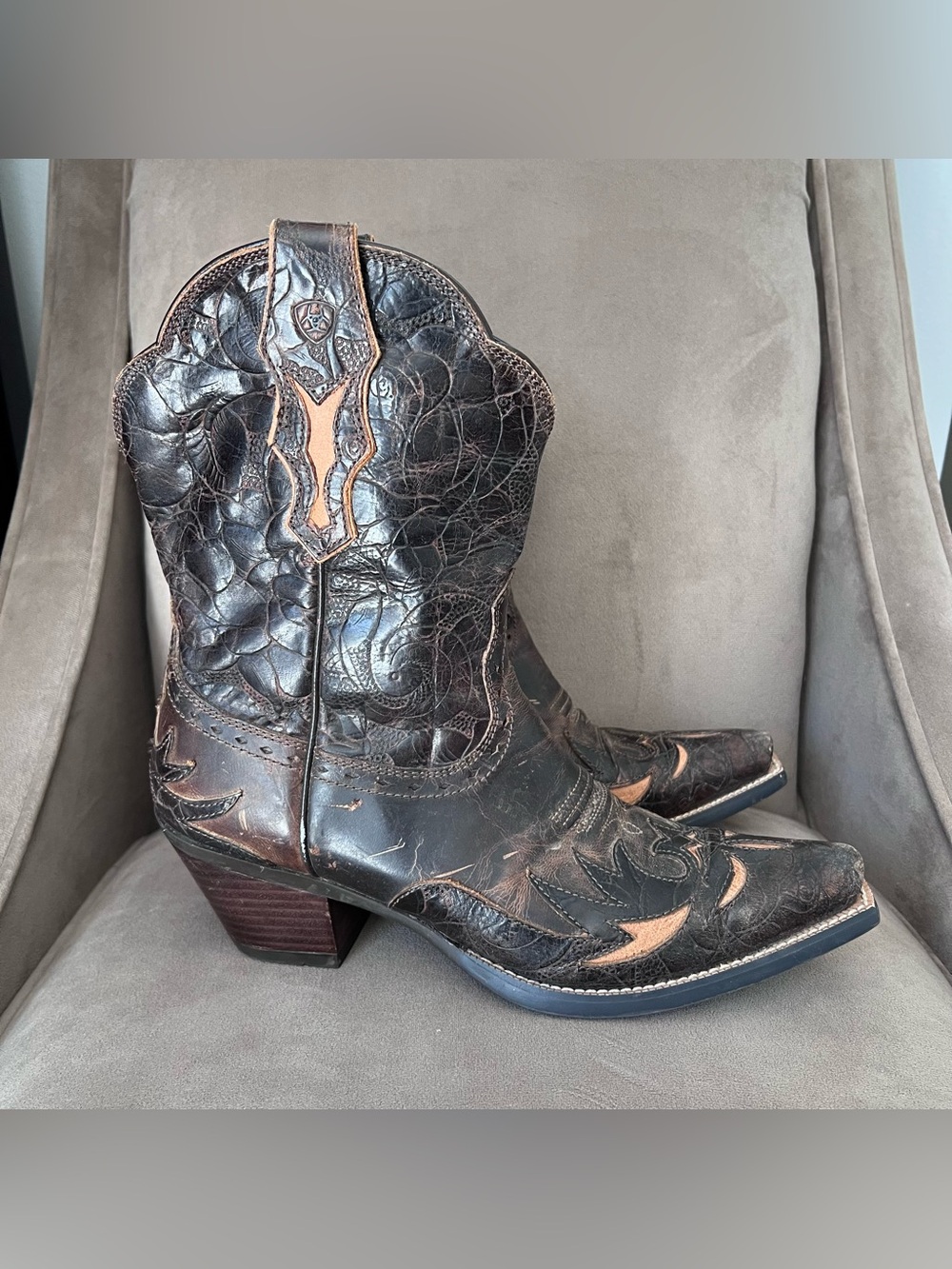 Ariat Dahlia Western Cowgirl Distressed Leather Heeled Boot Women’s 9